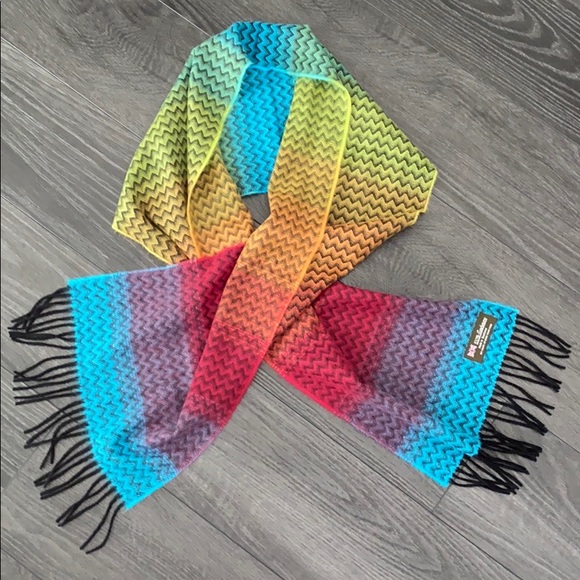 Beautiful Cashmere Scarf - Picture 3 of 4